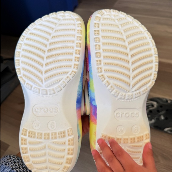 CROCS Tie-Dye Clogs - Yellow Blue Pink - Picture 4 of 5